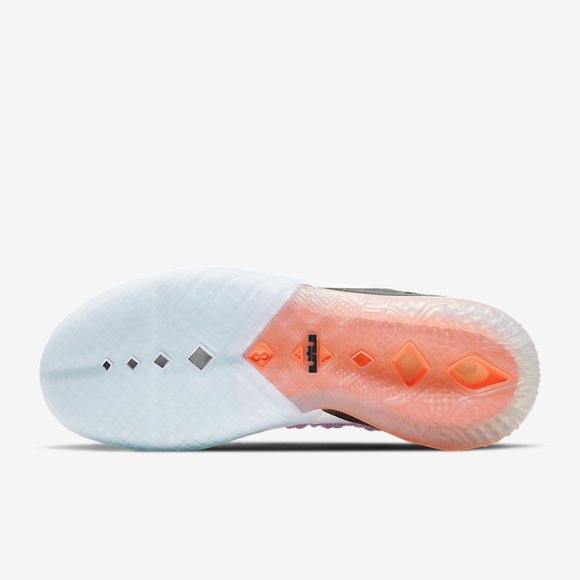 Nike Lebron 18 main image 5